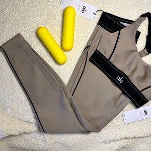 NEW ALO YOGA| AIRLIFT HIGH WAIST SUIT UP LEGGING Small leggings Medium Bra